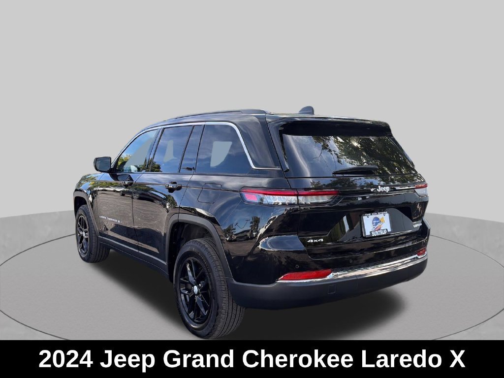 Used 2024 Black Jeep Laredo X image 3