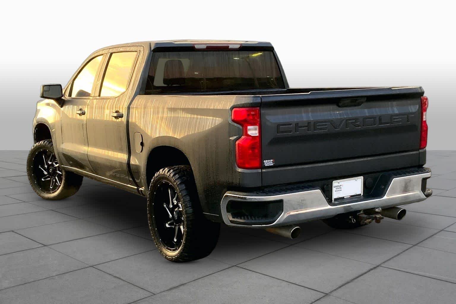 Used 2021 Shadow Gray Metallic Chevrolet LT image 10