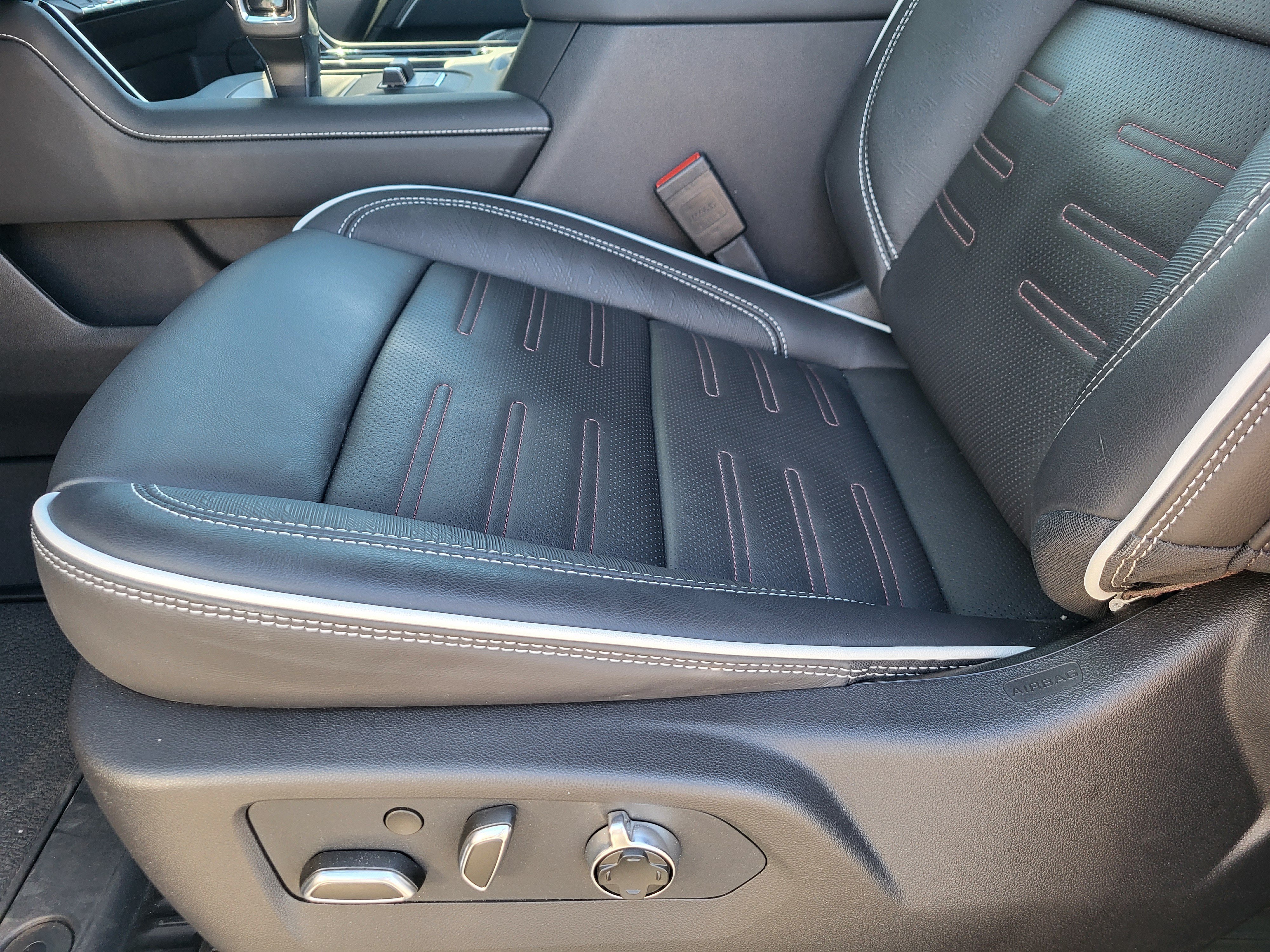 2026 GMC Sierra 1500 AT4X - Photo 21