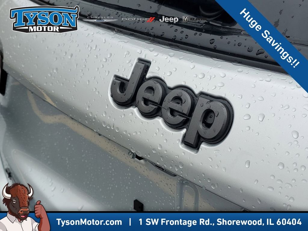New 2026 Silver Zynith Metallic Clearcoat Jeep Limited image 5