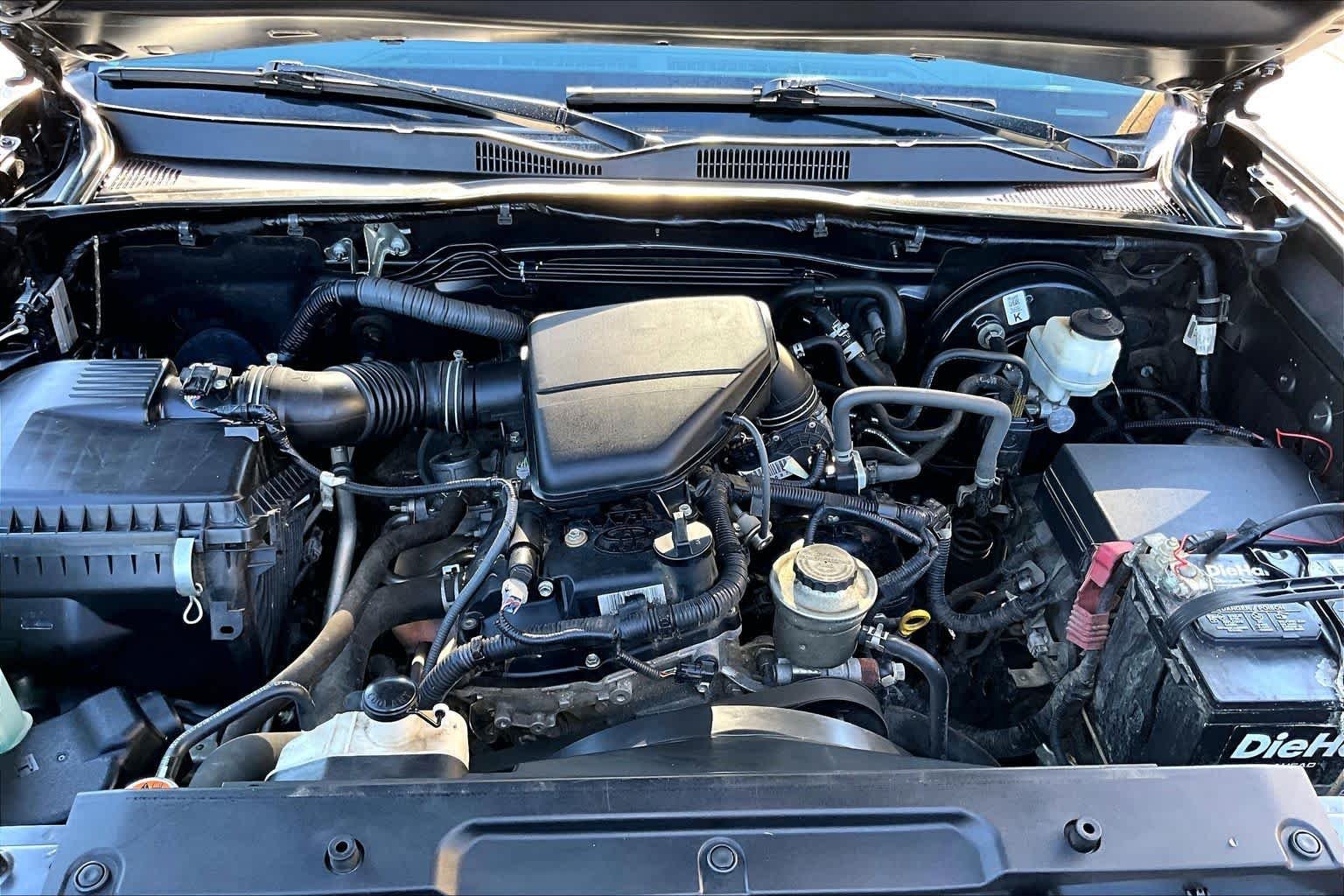 Used 2019 Magnetic Gray Metallic Toyota SR image 29