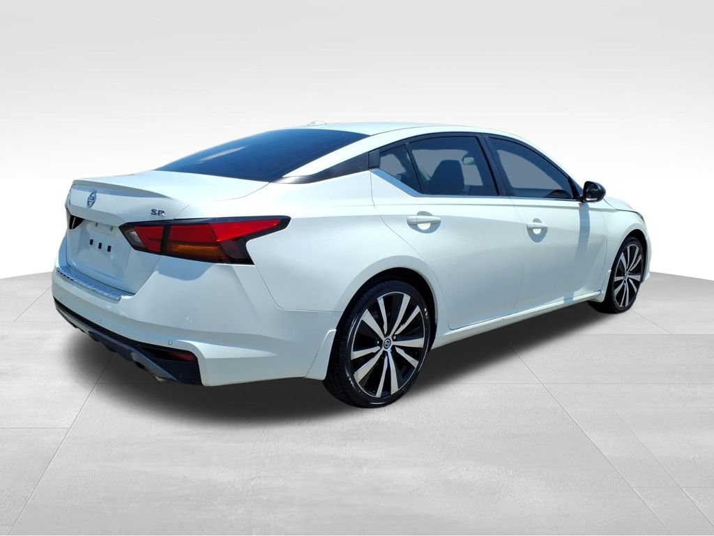 Used 2022 Pearl White Nissan 2.5 SR image 26