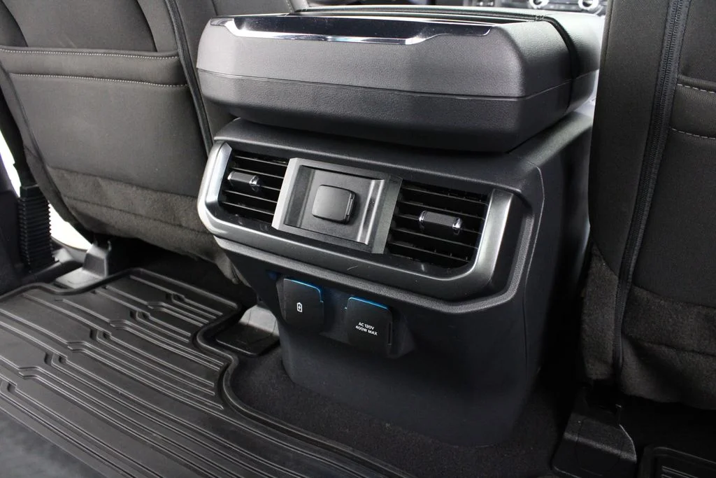 Used 2023 Oxford White Ford XLT image 14