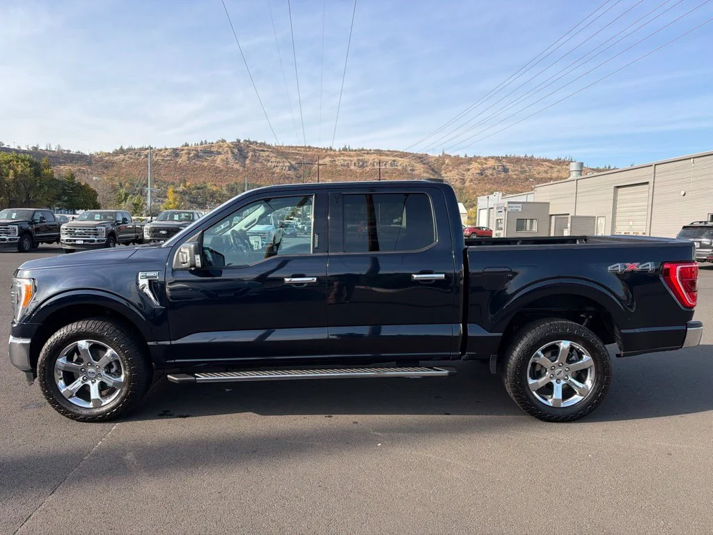 Certified Used 2021 Blue Metallic Ford XLT image 10