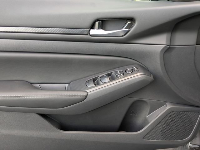 2025 Nissan Altima SV - Photo 18