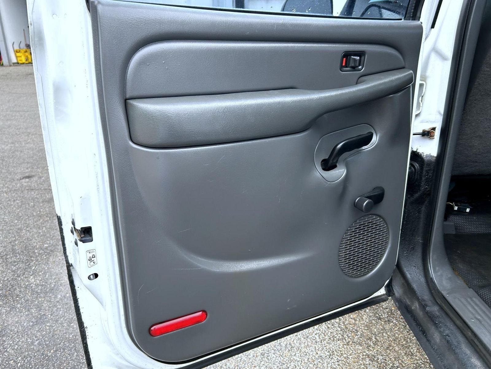 Used 2003 White Chevrolet Base image 20