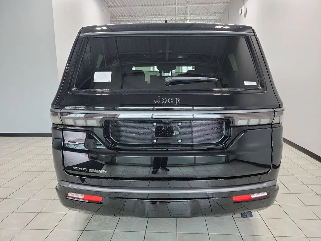 New 2026 High Gloss Black Exterior Paint Jeep Upland image 6