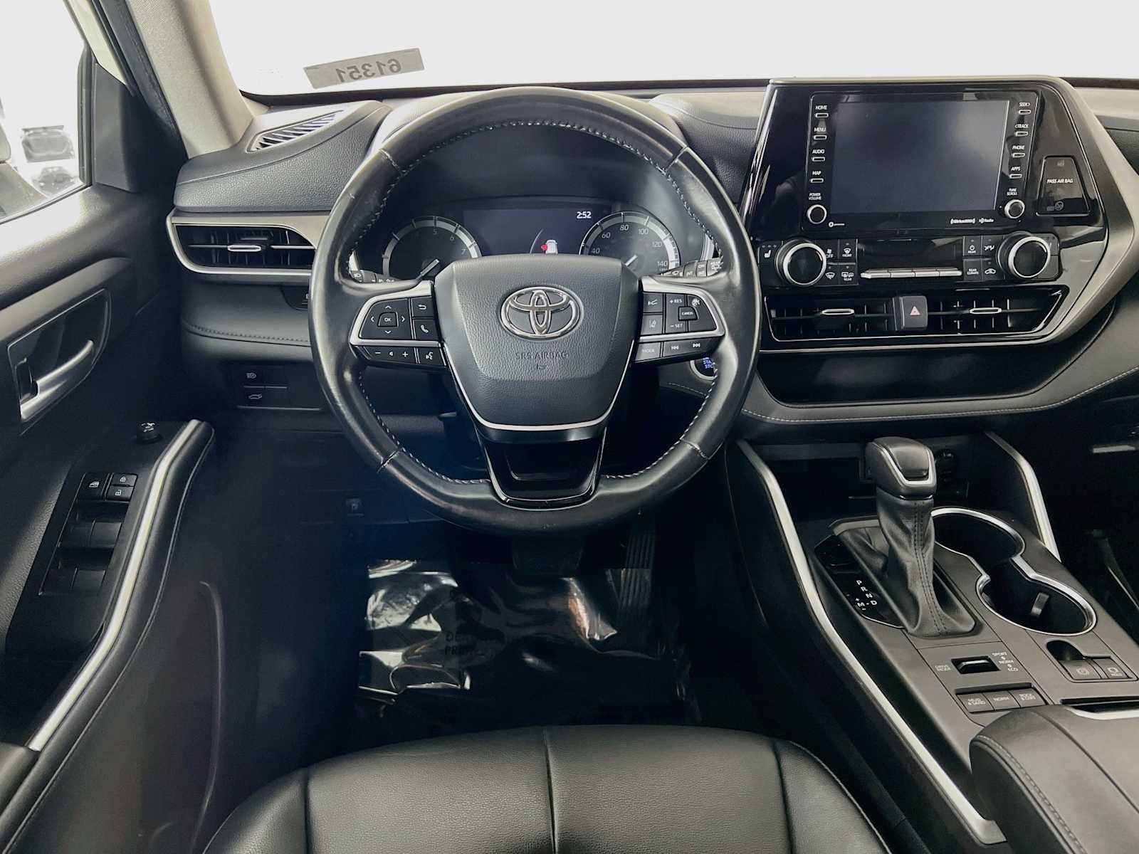 Used 2021 Blizzard Pearl Toyota XLE image 23
