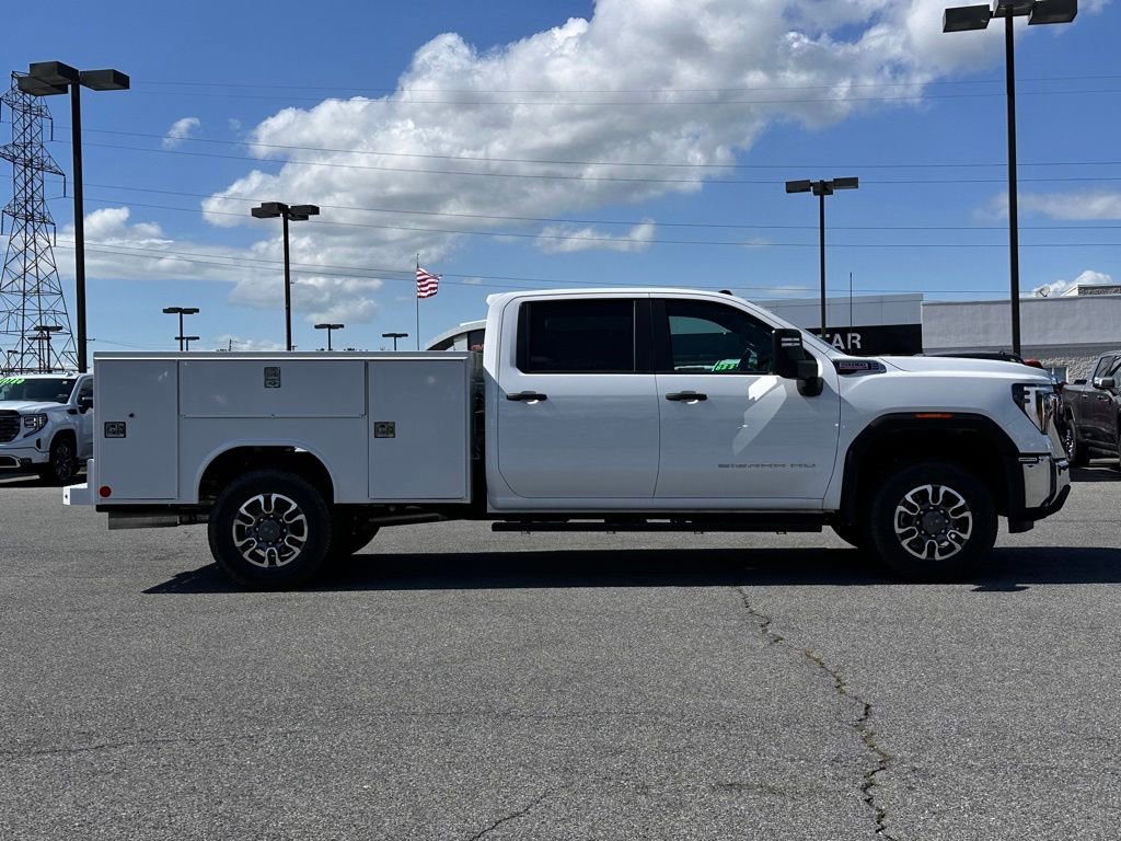 New 2026 Summit White GMC Pro image 3