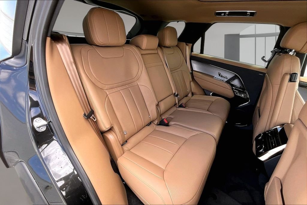 New 2026 Santorini Black LAND ROVER SE image 10