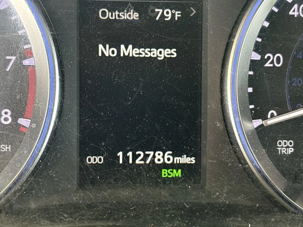 Used 2018  Toyota SE image 16