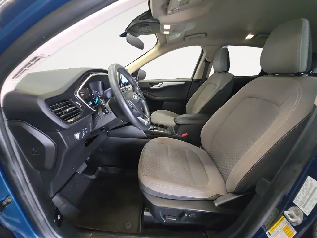 Used 2020 Green Ford SE image 11