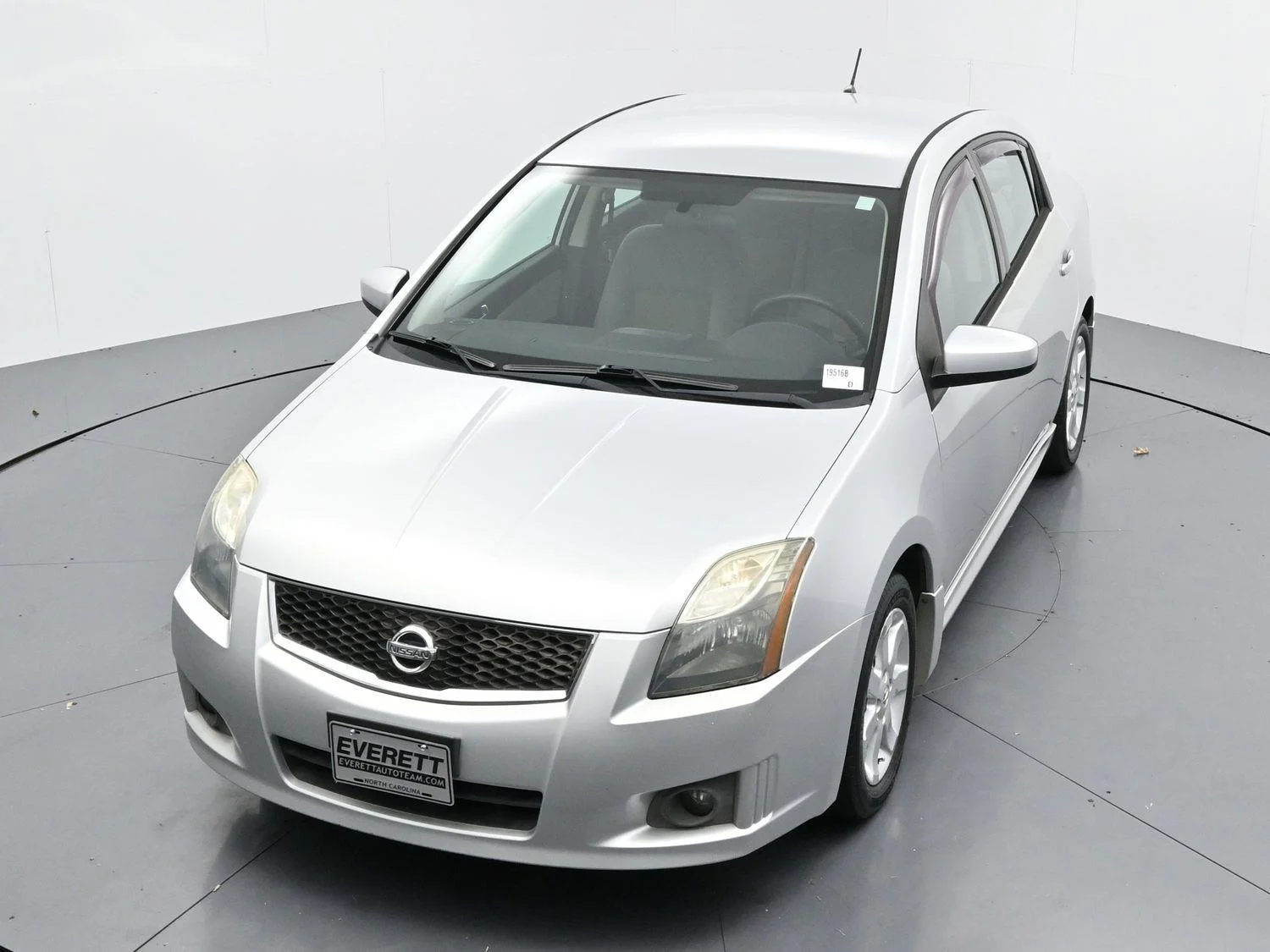 Used 2010 Brilliant Silver Metallic Nissan 2.0 SR image 29