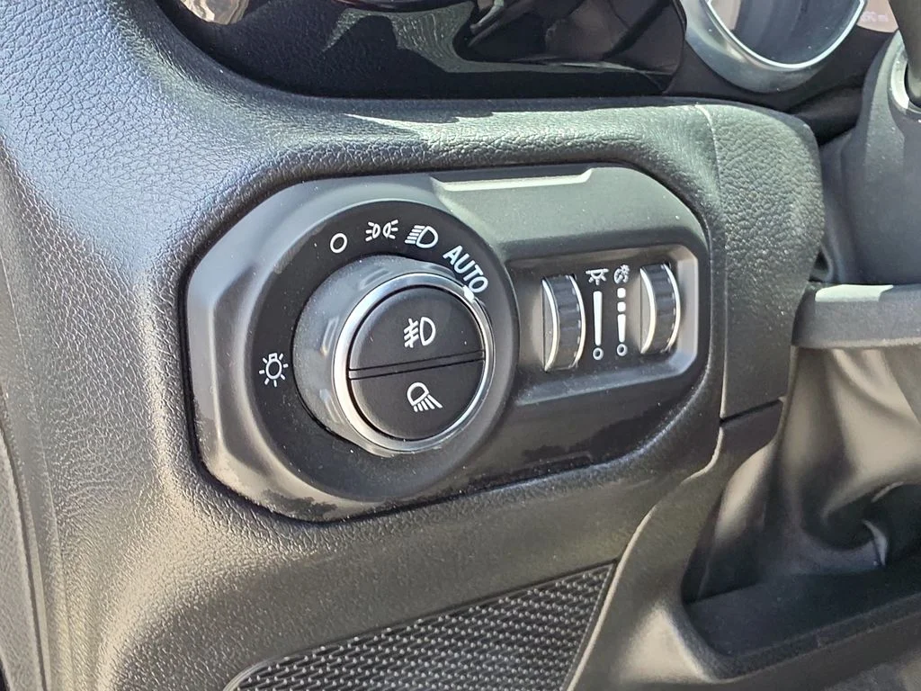 Used 2022 Black Jeep Sport image 29