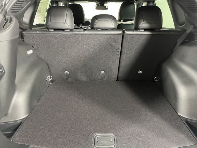 New 2026 Diamond Black Crystal Pearl-Coat Exterior Paint Jeep Limited image 9