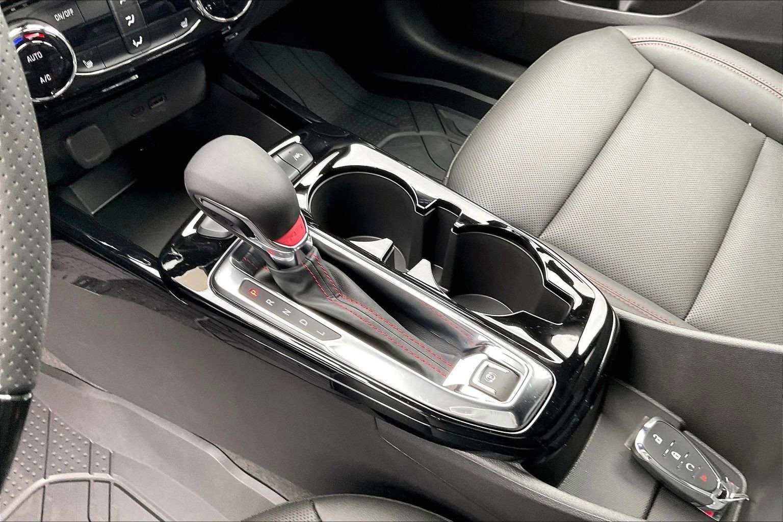 2026 Chevrolet Trax RS - Photo 8