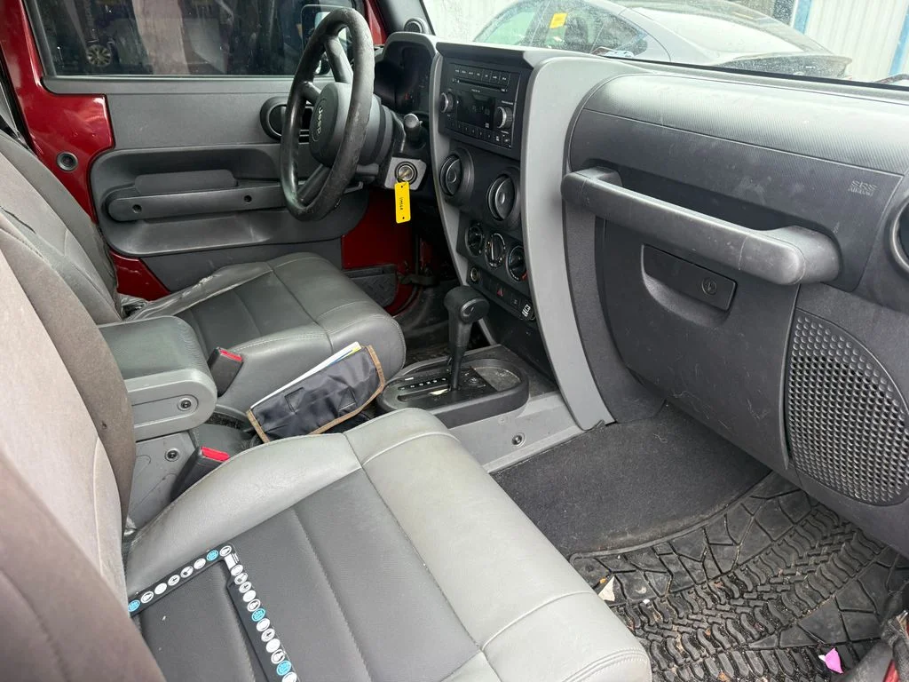 Used 2008  Jeep X image 6