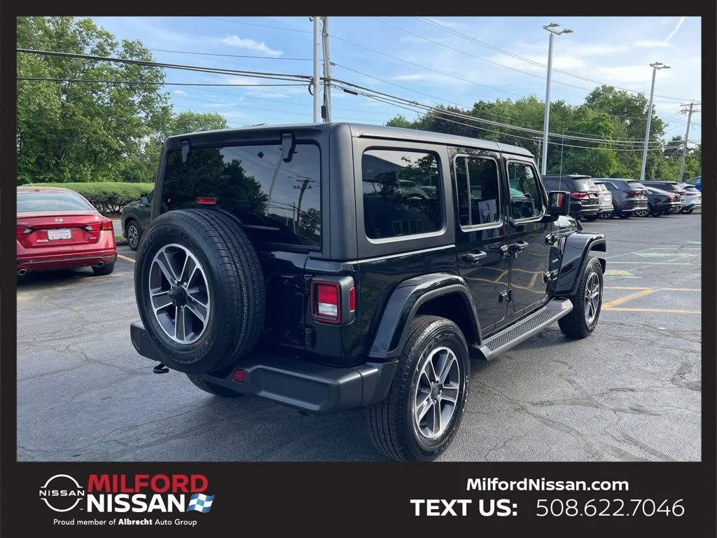 Used 2023 Black Jeep Sahara image 5