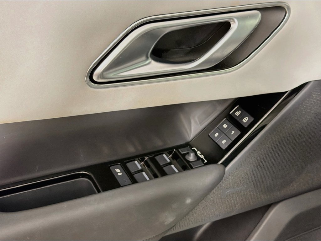 Used 2026 Gray Land Rover S image 18