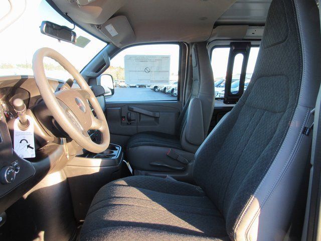 2025 GMC Savana Cargo Work Van - Photo 10