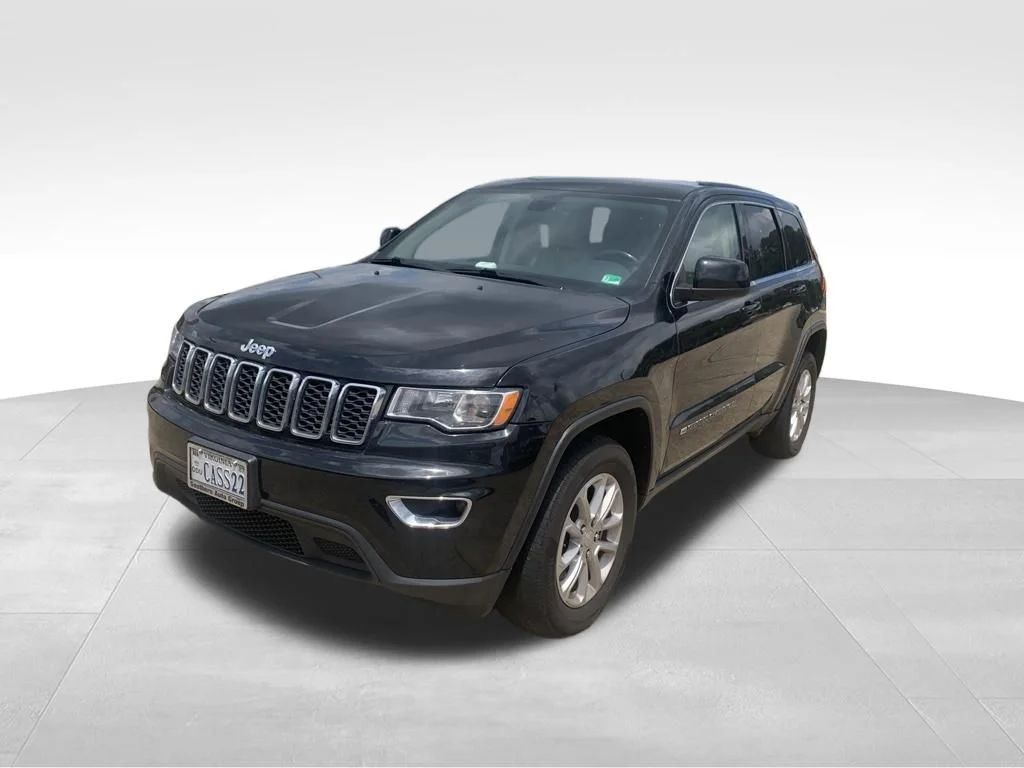 Used 2022 Black Jeep Laredo E image 3