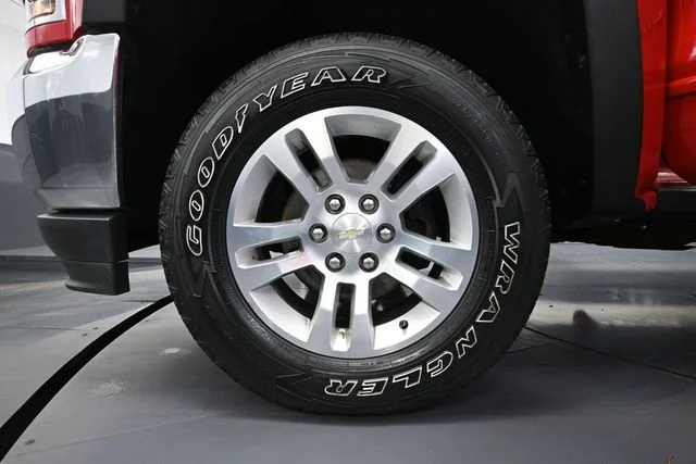 Used 2016 Red Chevrolet LT image 12