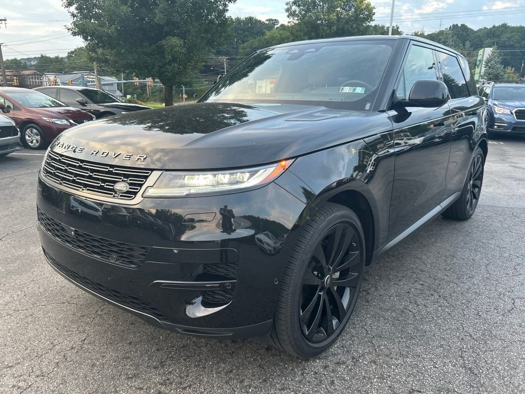 Certified Used 2025 Santorini Black Metallic Land Rover SE image 4