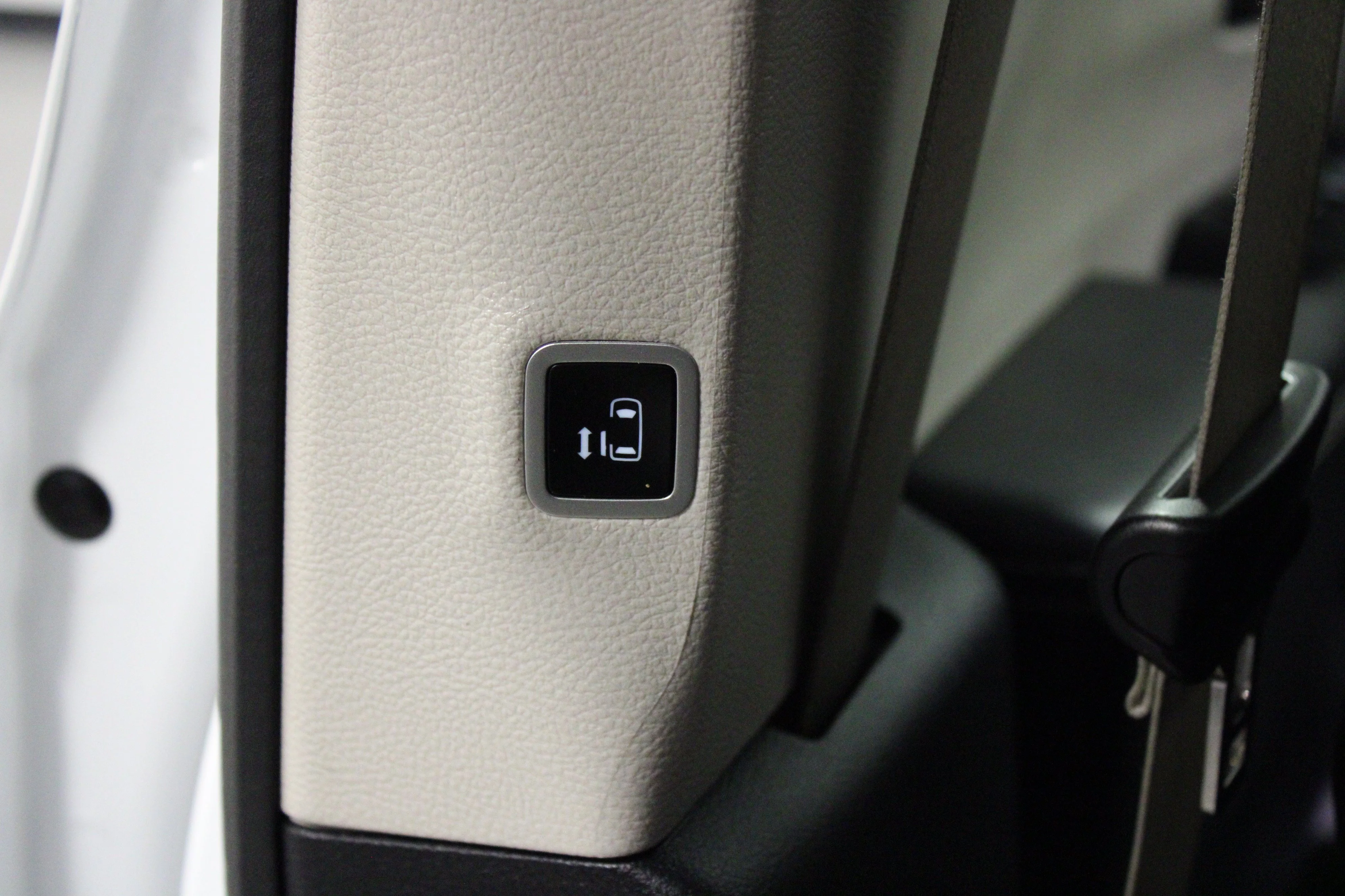 Used 2024 Bright White Clearcoat Chrysler Touring L image 20