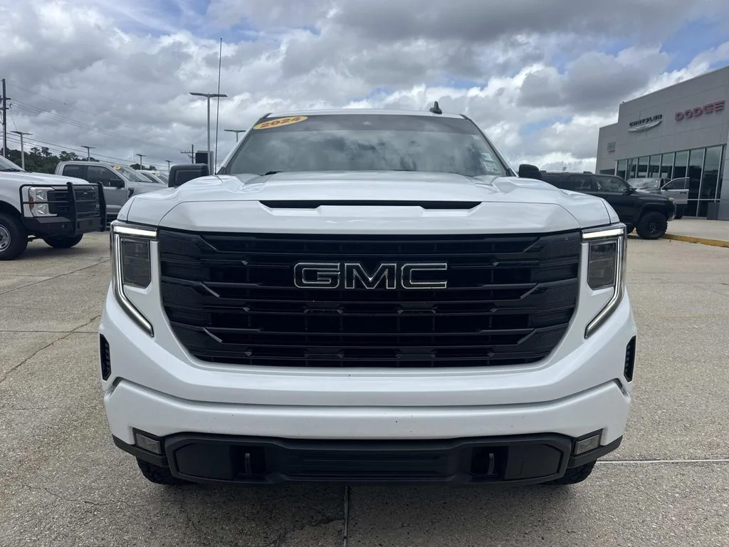 Used 2024 White GMC Elevation image 2
