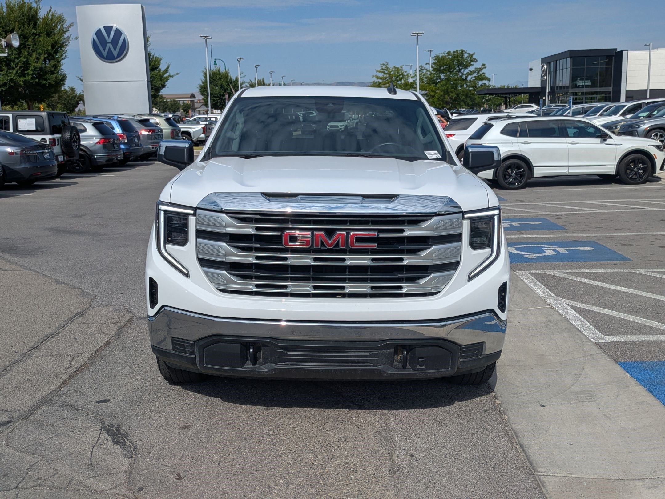 Used 2024 Summit White GMC SLE image 10