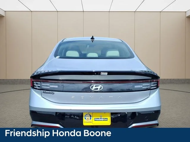 Used 2024 Silver Hyundai SEL image 10