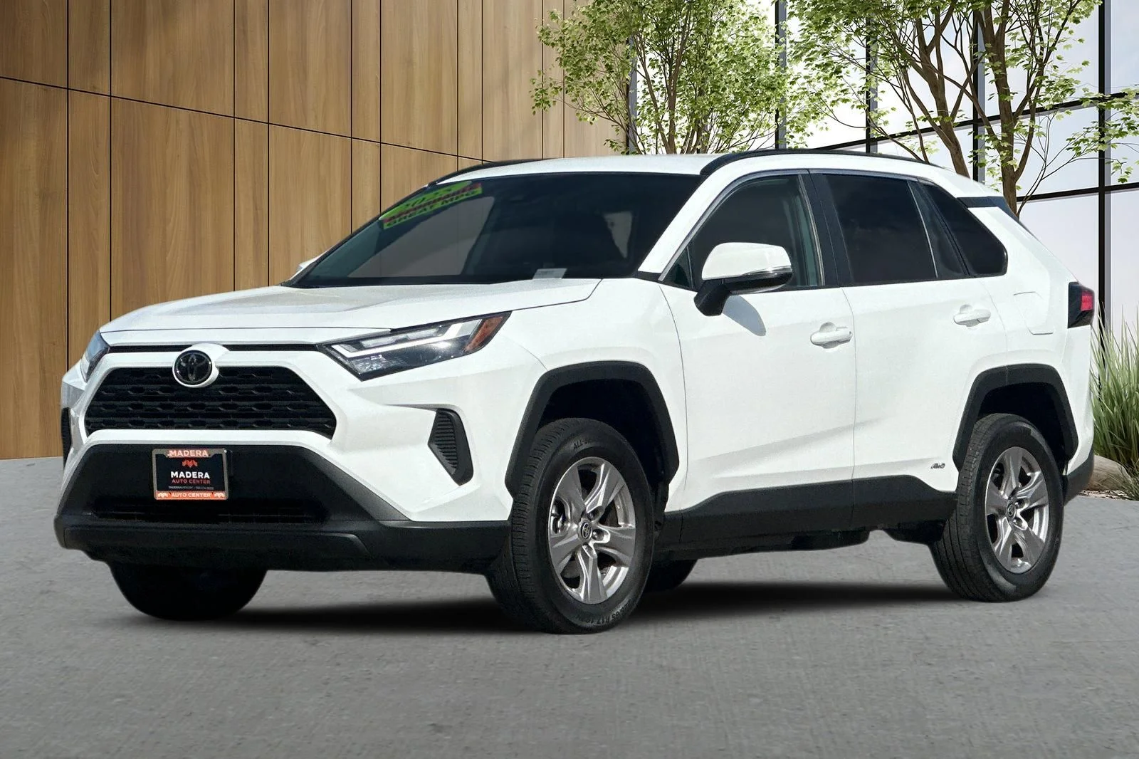 Used 2025 White Toyota XLE image 8