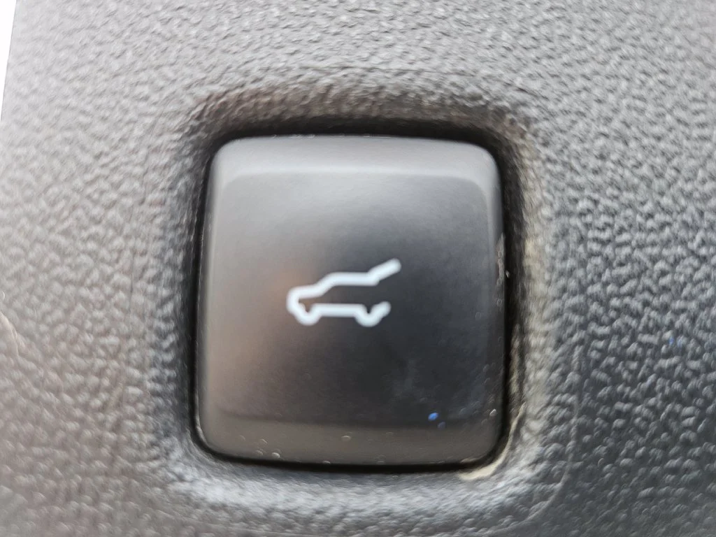 Certified Used 2020 Star White Ford SEL image 12