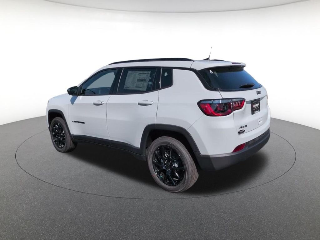New 2026 Bright White Clearcoat Jeep Latitude image 11