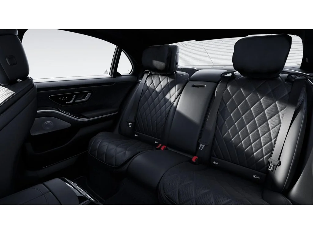 Used 2025 Black Mercedes-Benz S 580e image 5