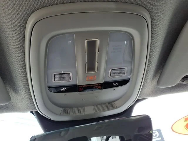 2025 Volvo XC40 Plus - Photo 25