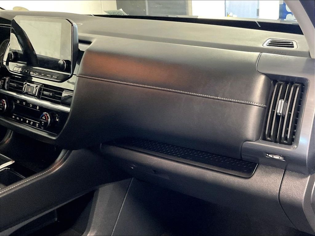 Used 2023 Super Black Nissan SL image 13