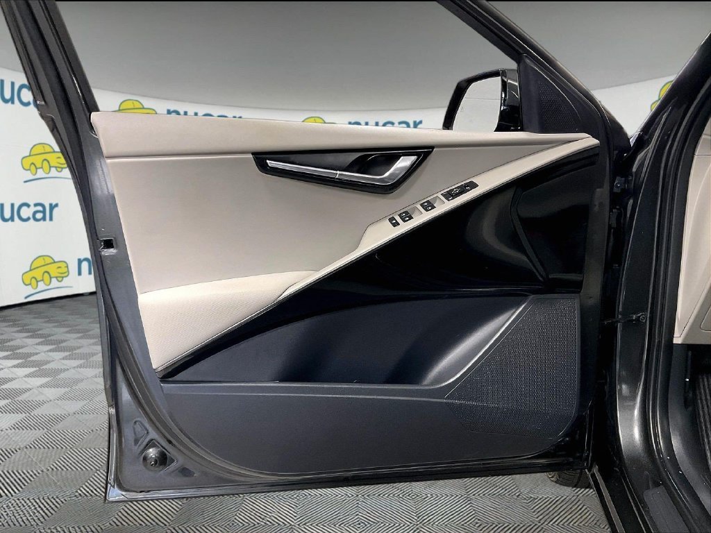 Used 2023 Gray Kia Wind image 9