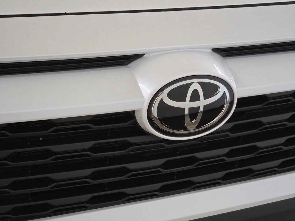 Used 2025 Beige Toyota XLE Premium image 14