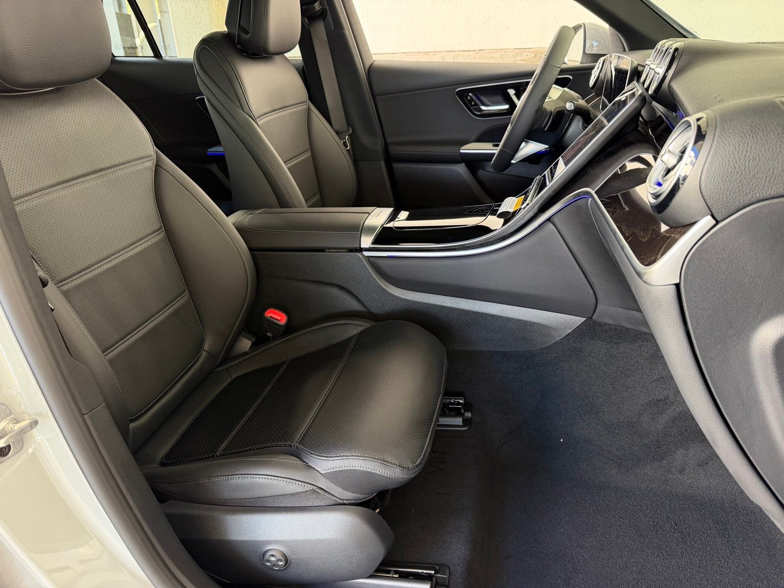 New 2026 MANUFAKTUR Alpine Grey Mercedes-Benz GLC 300 image 17