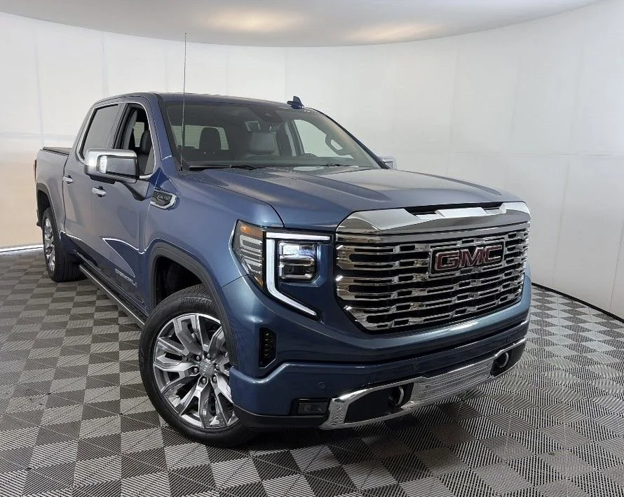 2025 GMC Sierra 4WD Crew Cab Short Box Denali's photo
