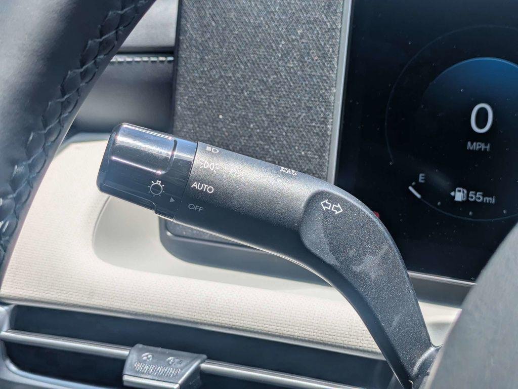 New 2026 Silver Hyundai SEL Premium FWD image 29