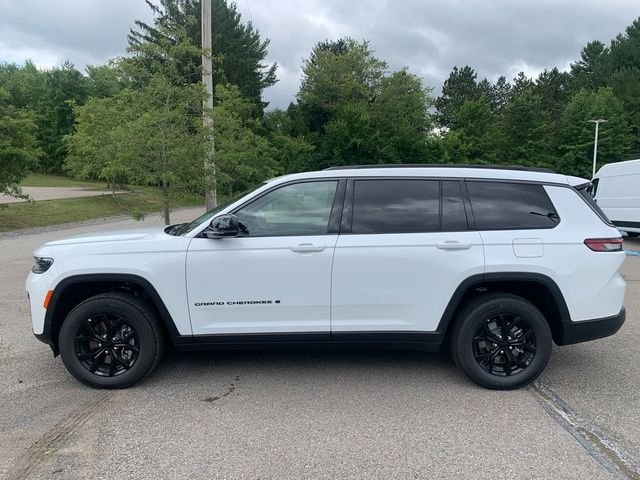 New 2026 Bright White Clear-Coat Exterior Paint Jeep Altitude image 2