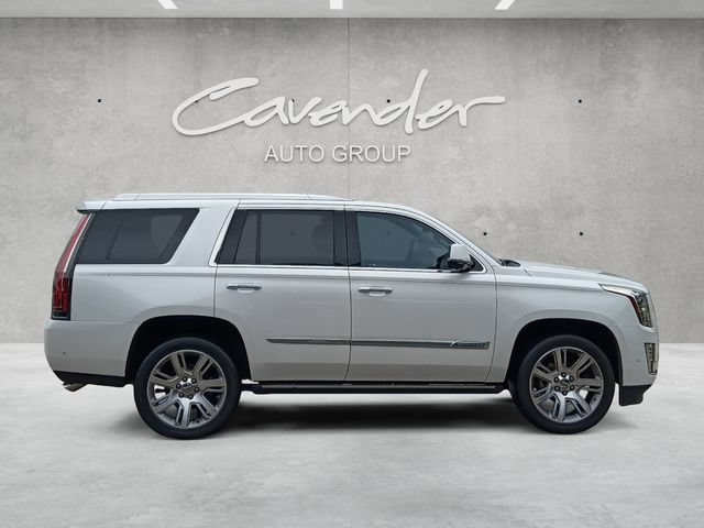 Used 2017 CRYSTAL WHITE TRICOAT Cadillac Premium Luxury image 17