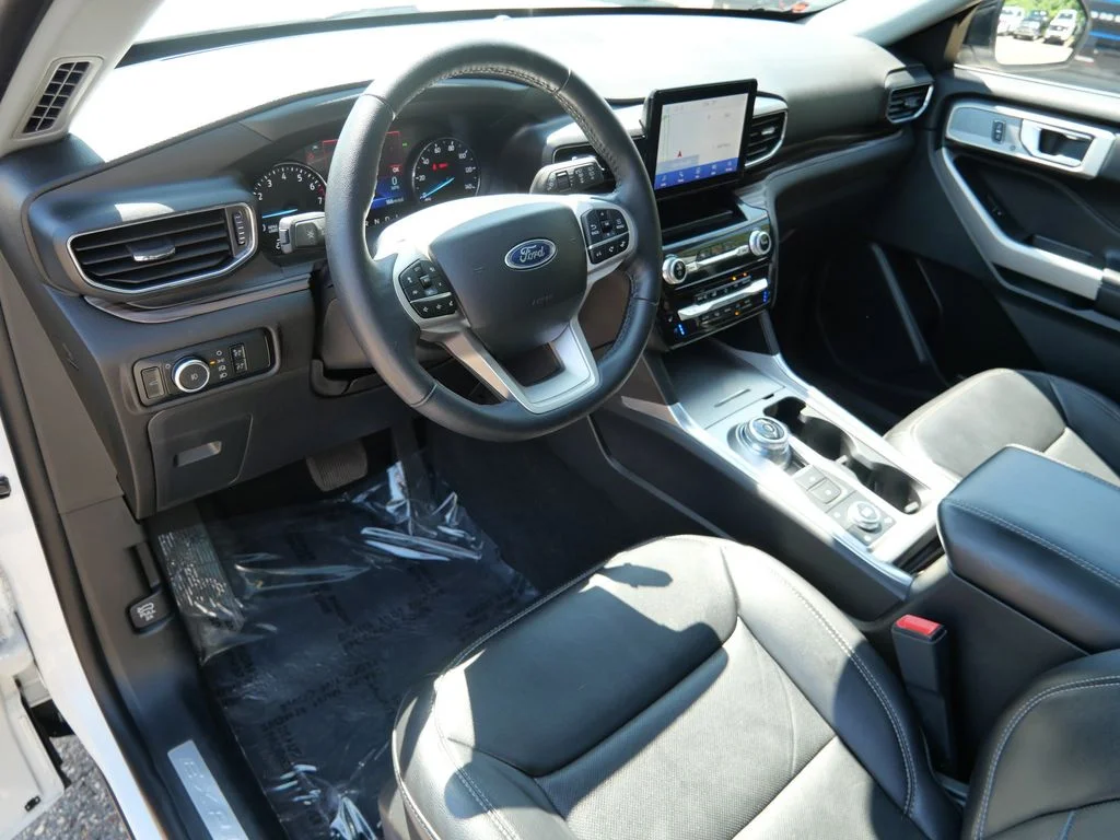 Certified Used 2023 White Ford Limited image 3