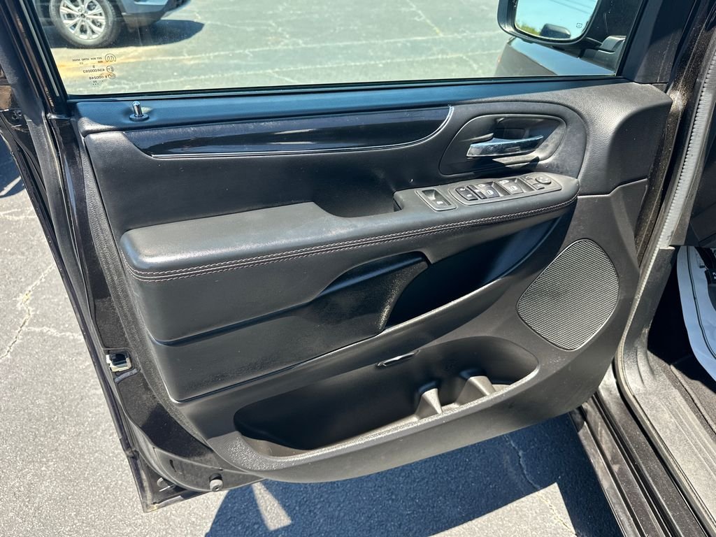 Used 2020 Black Dodge SE Plus image 10