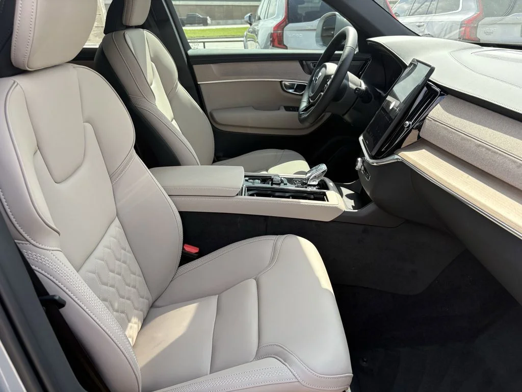 2026 Volvo XC90 Plus - Photo 29