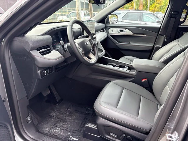 New 2027 Carbonized Gray Metallic Ford Active image 4