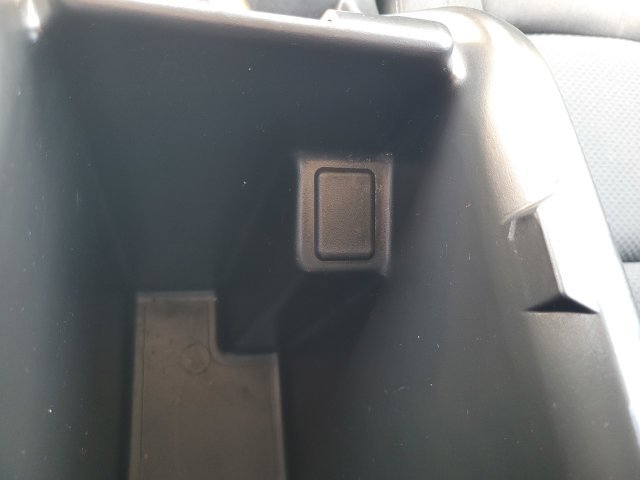 Used 2022 White Chevrolet LT image 26