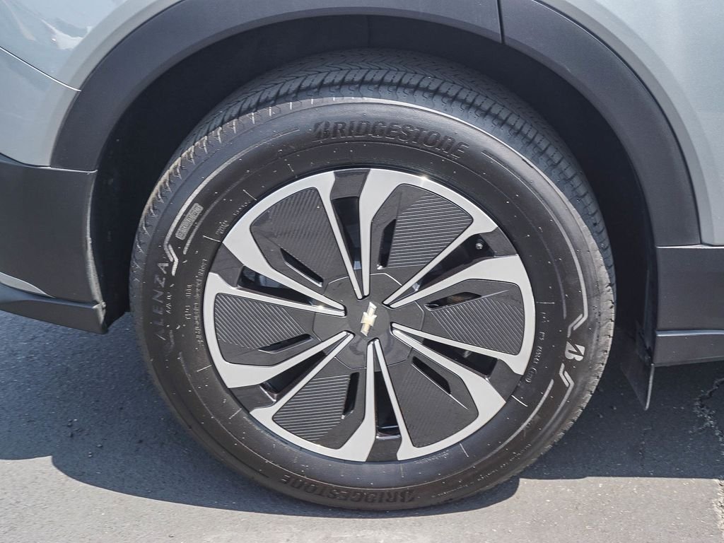 Used 2024 Gray Chevrolet LT image 8